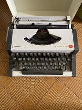 Macchina da scrivere olympia  traveller de luxe S 