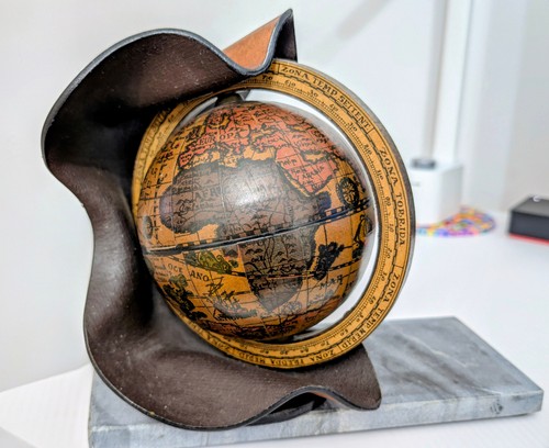 Mappamondo design vintage con