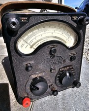 UNOVERSAL AVOMETER MODEL 8 Mk III Vintage Multimeter