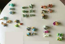 KINDER SORPRESINE E NON SOLO LOTTO VARI PERSONAGGI 