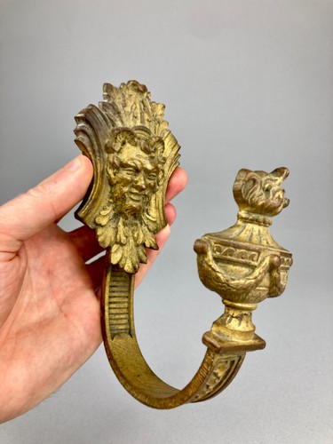 Bella coppia antichi ganci - v.,