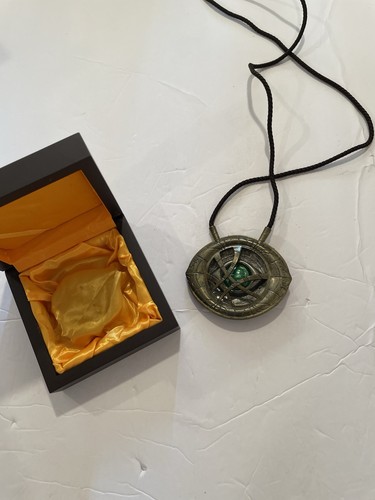 Collana dottore strano - strano, occhio