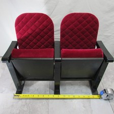 bambola americana ragazza teatro sedili coppia gemelli rosso velluto art deco cinema sedie giocattolo