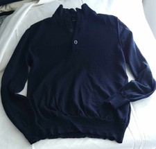 maglione blu con collo e