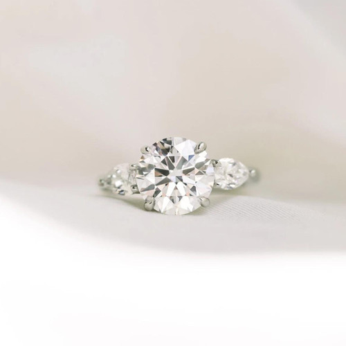 Anello con diamanti oro - , di