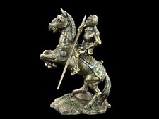 GRANDE CAVALIERE A CAVALLO CON