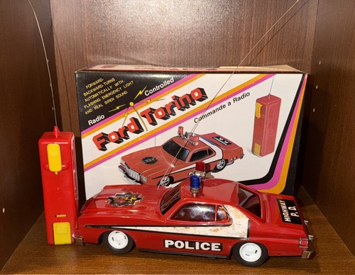 Modellino auto polizia rossa