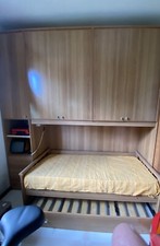 armadio a ponte con 2 letti singoli e cassettiera