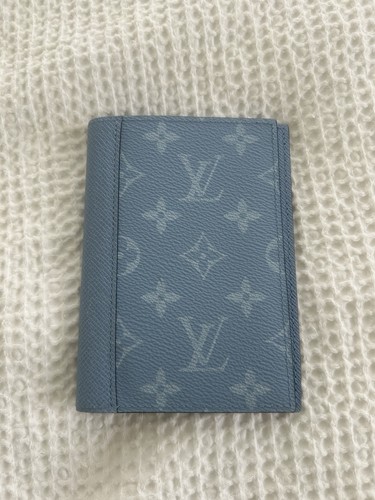 Louis vuitton copri - louis, passaporto