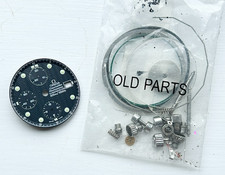 Un orologio cronografo OMEGA Seamaster 300M quadrante 2599,80, lancette, pulsanti e parti