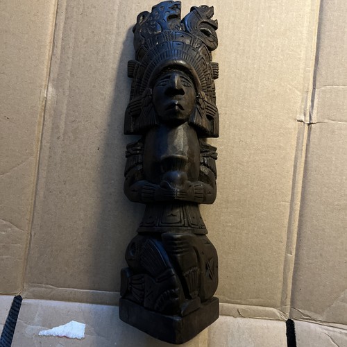 Totem legno intagliato a - totem,