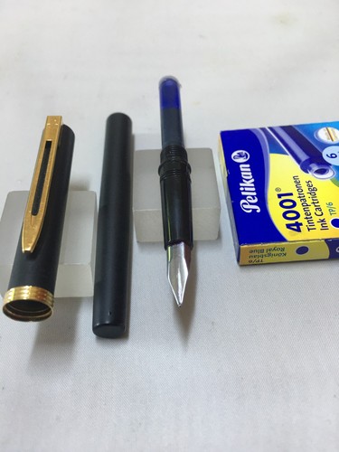 Waterman black matt metal gold - black,