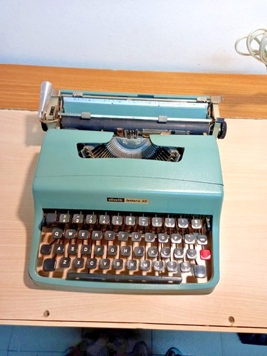 Macchina scrivere olivetti - da,