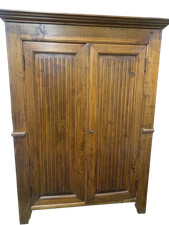 Antico armadio a due ante