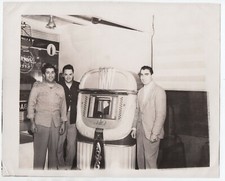 Grande foto 1947 di 3 uomini