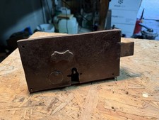 Antica serratura da porta in