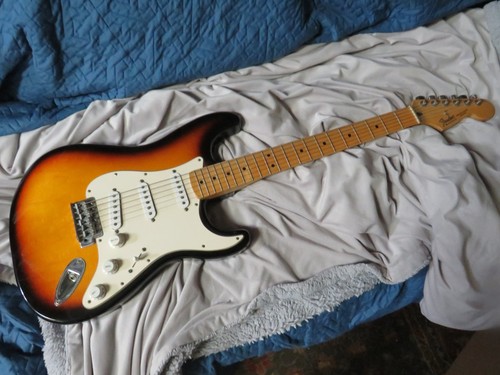 Fender stratocaster - fender,