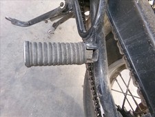 estribo trasero izquierdo para