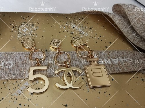 Chanel charm 2023 vacanze - chanel,