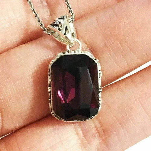 Ciondolo solitario diamante