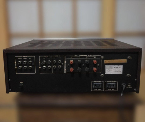 Otto stereo pre amplificatore - pre,