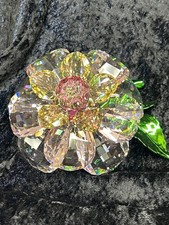 Statuina fiore di camelia