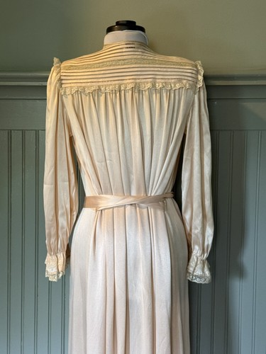Antica vestaglia vintage anni