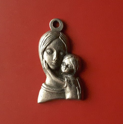 Ciondolo con madonna - e, bambino
