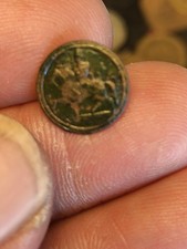 Lotto Di 2 Antichi Bottoni