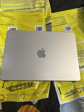 Apple Macbook Air 13” A2681