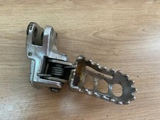 UN CALE REPOSE PIED PILOTE