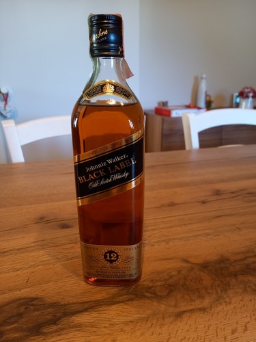 Whiskey jhonny walker black - jhonny,