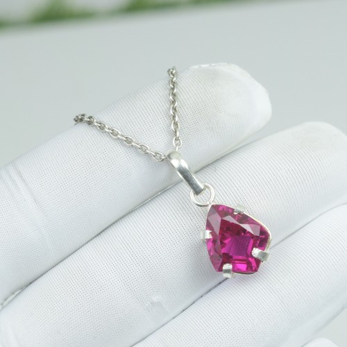 Bellissima collana forma scudo - collana,
