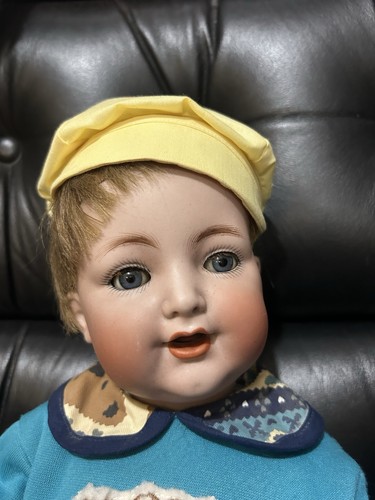 Très belle poupée - belle,