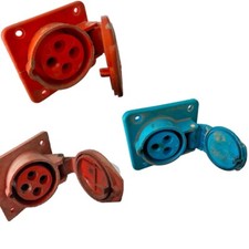 PRESA DA MURO ROSSO BLU EE SCHYLLER A 3 E 4 POLI