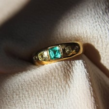 Anello in oro giallo massiccio