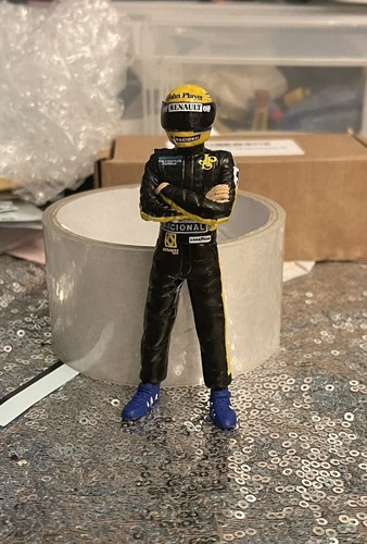 Figurina pilota ayrton - pilota,
