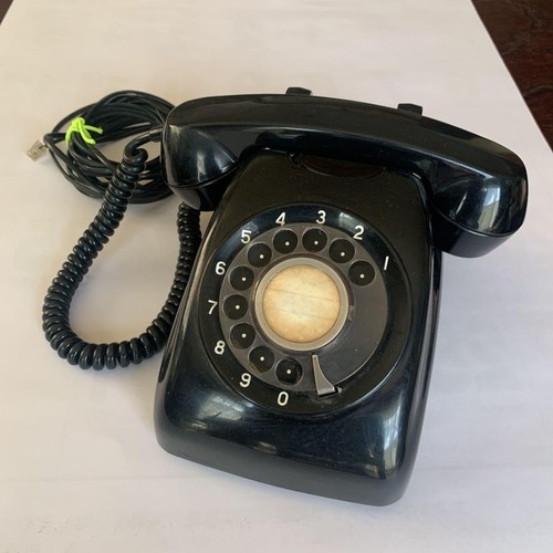 Telefono antico quadrante nero