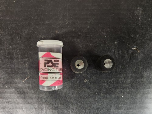 Coppia pneumatici e - pneumatici,