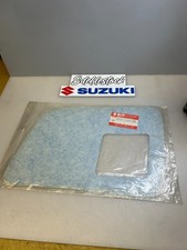 1 sticker droit dessous selle