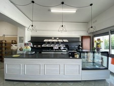 Arredamento Per Panetteria Completo Di Vetrina Calda