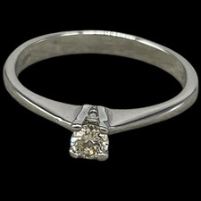 Anello Solitario di oro bianco