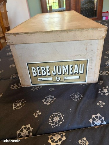Boîte bébé jumeau complète - boîte,