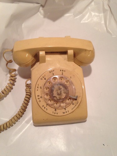 Vecchio telefono vintage - vecchio,