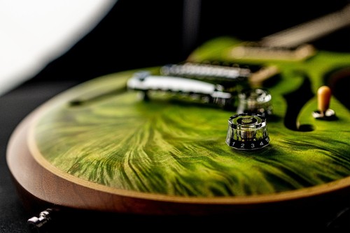 Chitarra elettrica artigianale