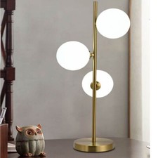 Lampada da tavolo minimalista