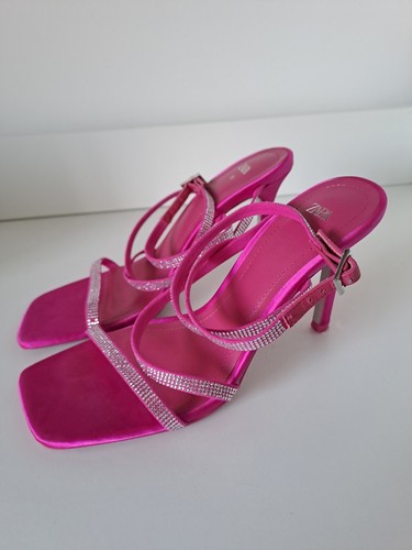 Zara sandali con cinturino