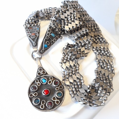 Collana tribale tono argento