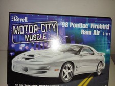 MAQUETTE REVELL MUSCLE 1/25 -