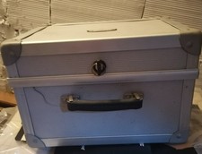 Porta-casco a forma di bauletto per Scarabeo Aprilia 38x28x25 originale